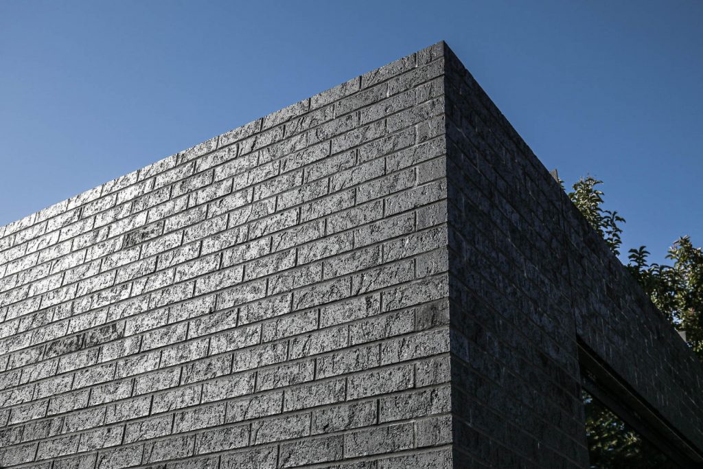 Midnight Black Brick Luxury Home Littlehampton Brick Rs 21 1